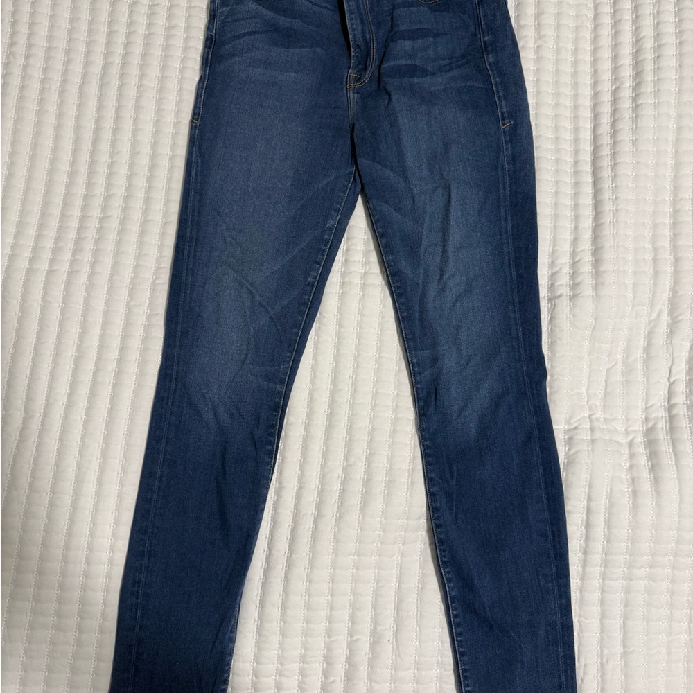 Good American Blue Skinny Jeans with Subtle Fading